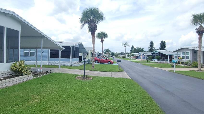 119 Lake Hazel Drive a Winter Haven, FL Mobile or Manufactured Home for Sale